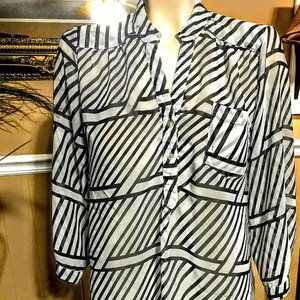 $5 SALE……Blk and White Top